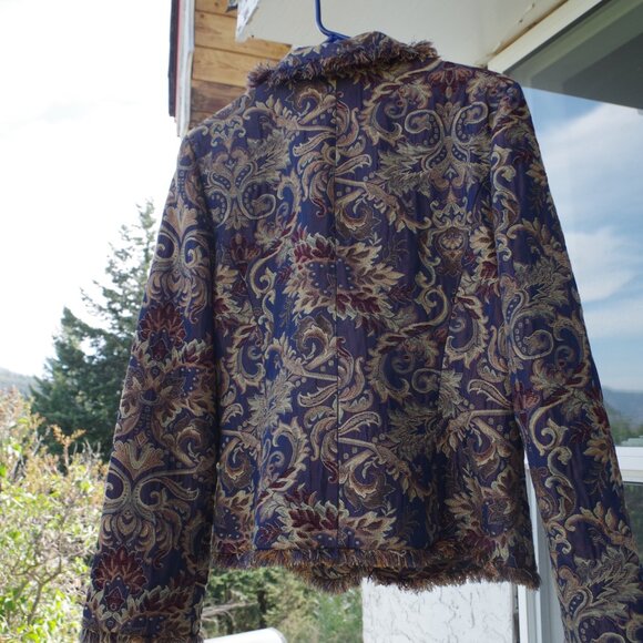Vintage Tapestry Ladies Jacket With Unique Buttons - Picture 4 of 8